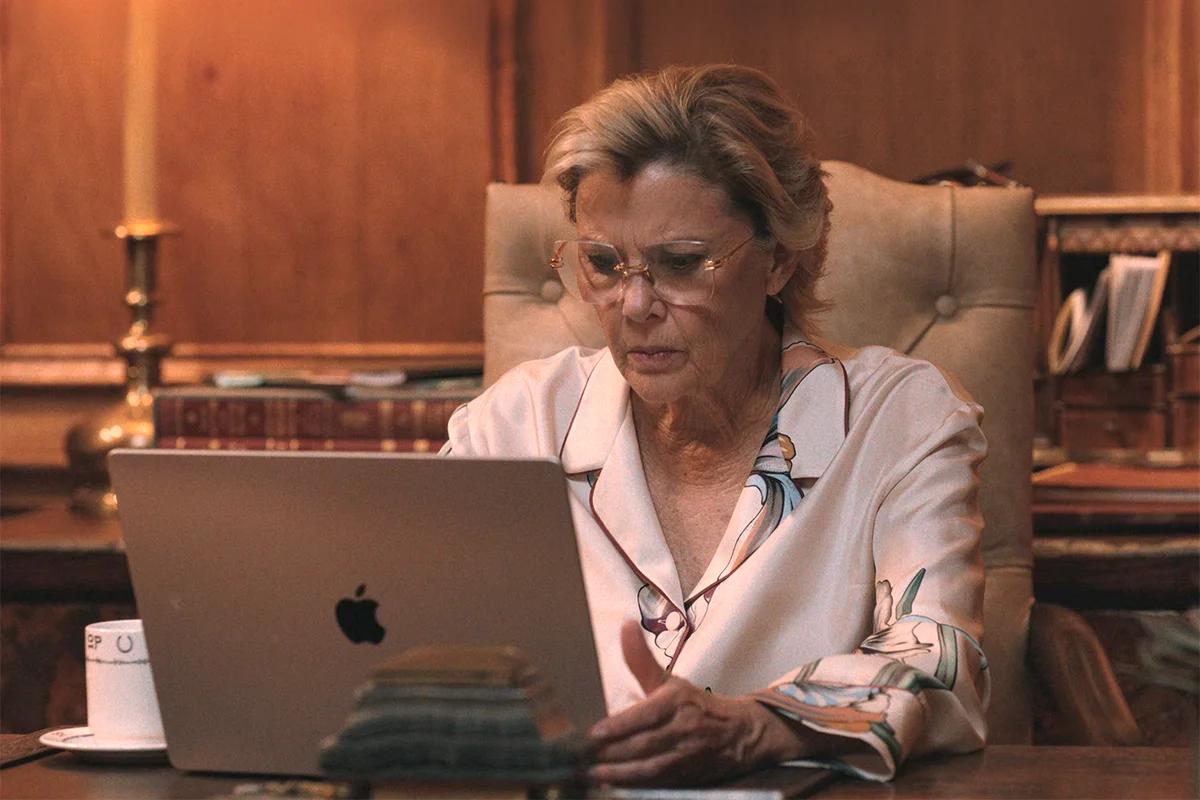 Beulah's ivory floral pajamas on Dutton Ranch